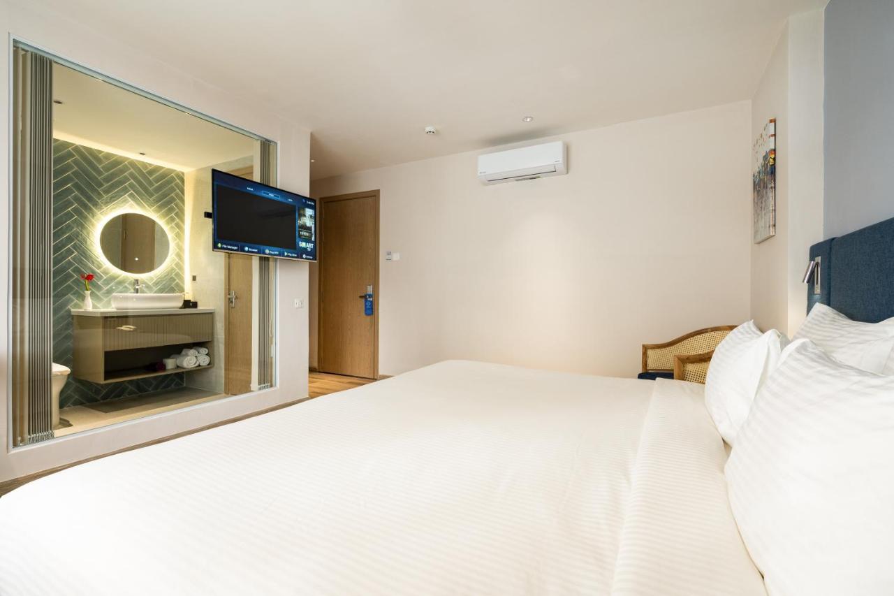 Jovia Hotel Хошимин Екстериор снимка