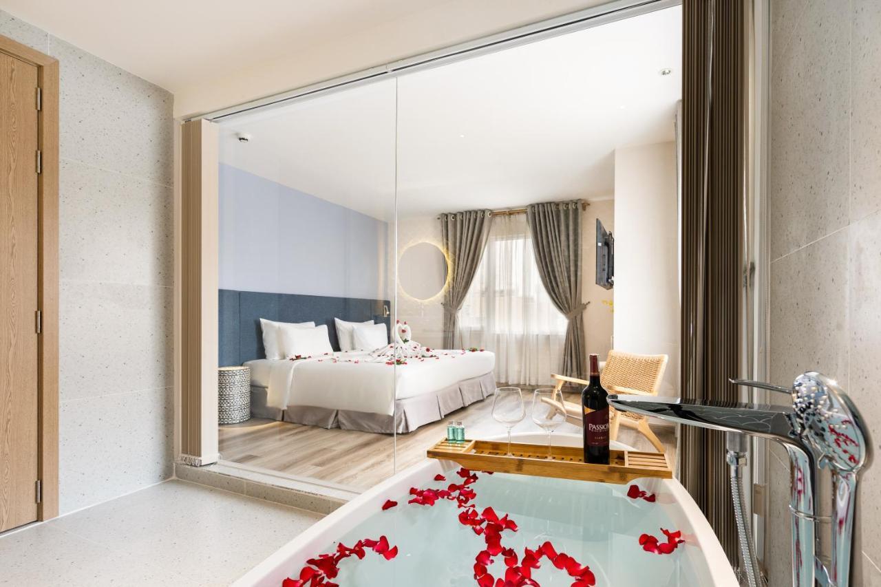 Jovia Hotel Хошимин Екстериор снимка