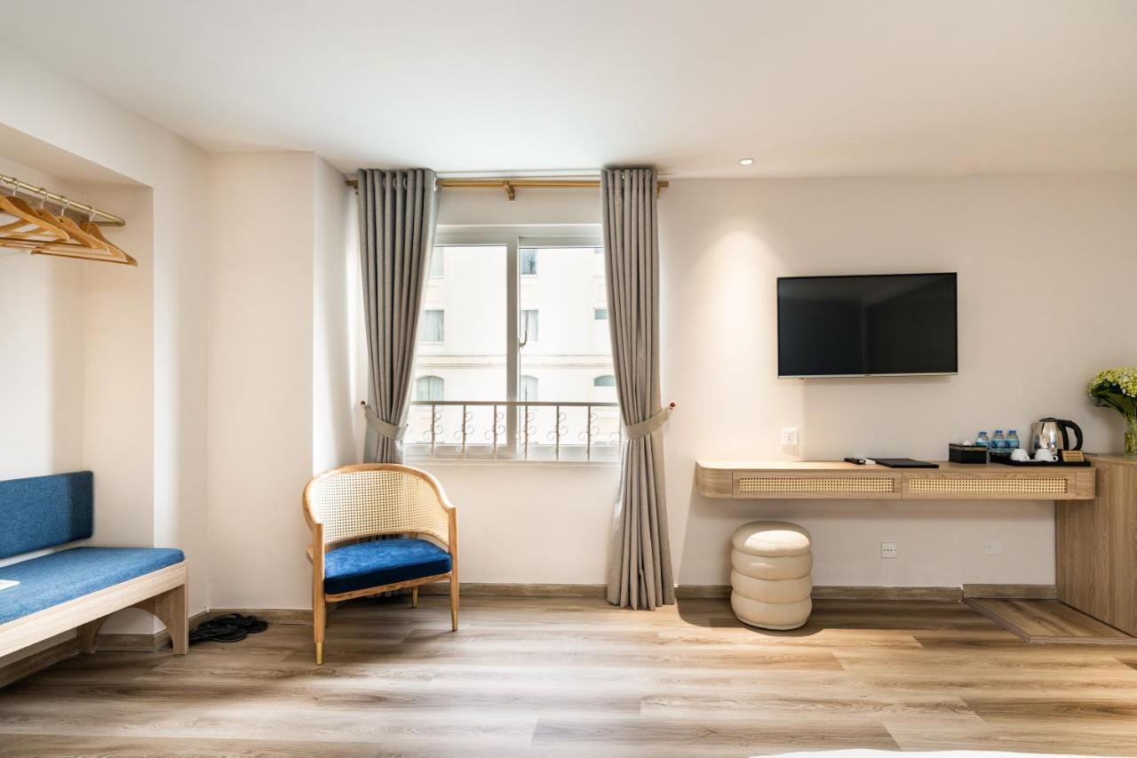 Jovia Hotel Хошимин Екстериор снимка