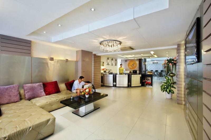 Jovia Hotel Хошимин Екстериор снимка